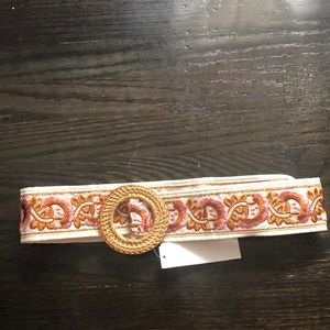 NWT Anthropologie floral design belt sz small! No flaws!